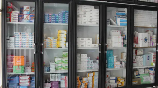 دکتران افغان میگویند که هپاتیت از طریق دارو مداوا میشود و این داروها در افغانستان به دست میآید