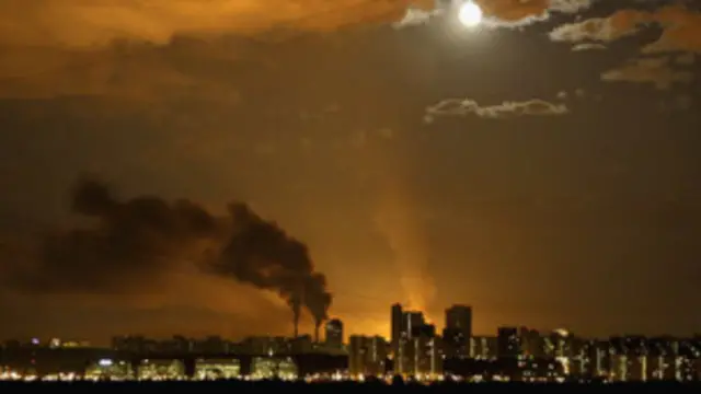 که مو نن درته دا نړۍ ویجاړه ښکاري د سبا هیلې مو په سترګو کې مه وچوئ.