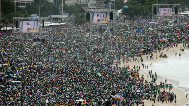 Multitud en la misa de Copacabana