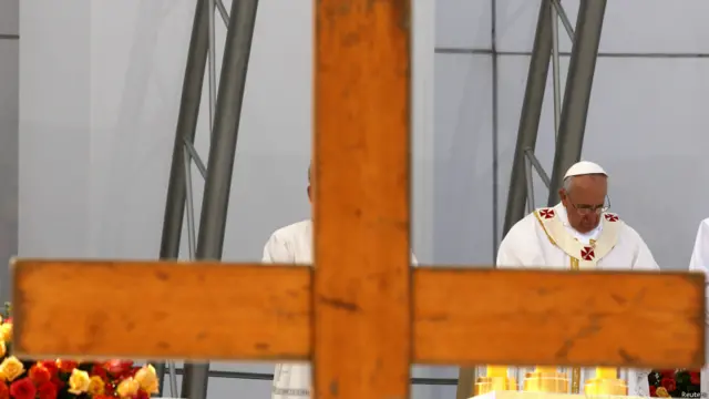 Papa Francisco oficiando la misa