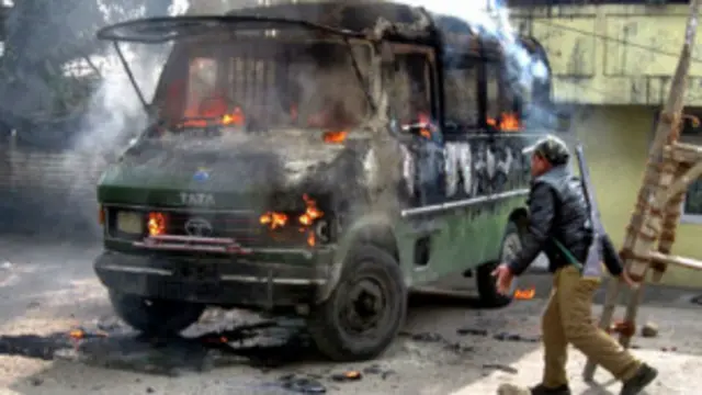 गोरखालैड में हिंसक आंदोलन