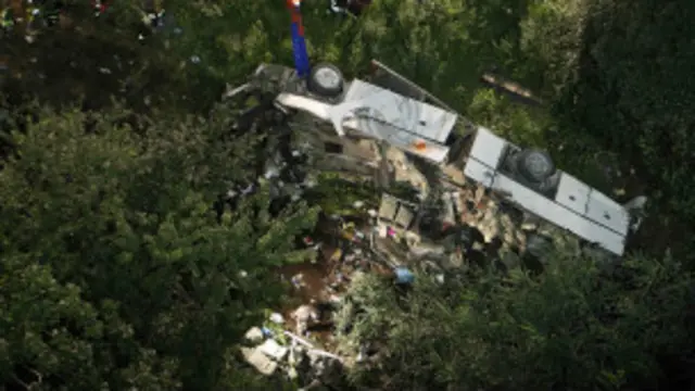 حادثے کے وقت بس میں عورتیں اور بچے بھی سوار تھے