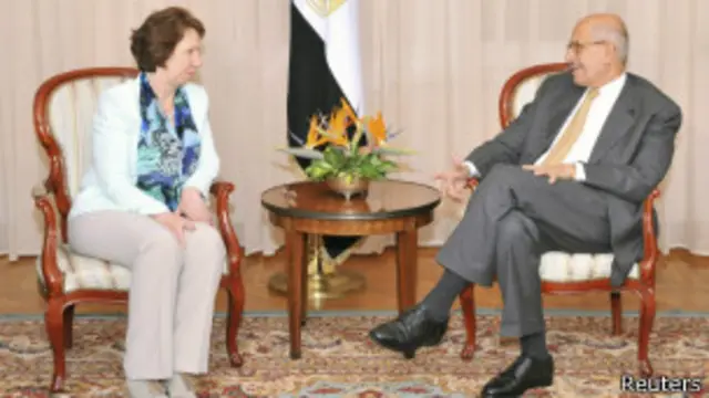 خانم اشتون ده روز پیش هم در قاهره با محمد البرادعی معاون موقت رییس جمهور مصر دیدار کرده بود