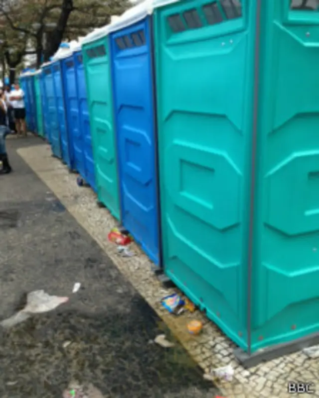 Banheiros químicos Rio | Foto: BBC