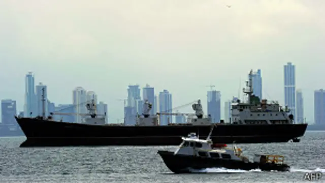 Un barco en la bahía de Panamá