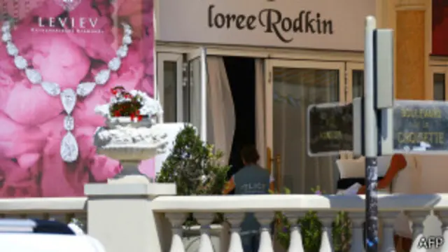 Выставка ювелирного дома Leviev в каннском отеле Carlton