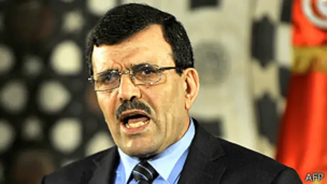 قال العريض إن حكومته ستبقى في السلطة حتى الانتخابات