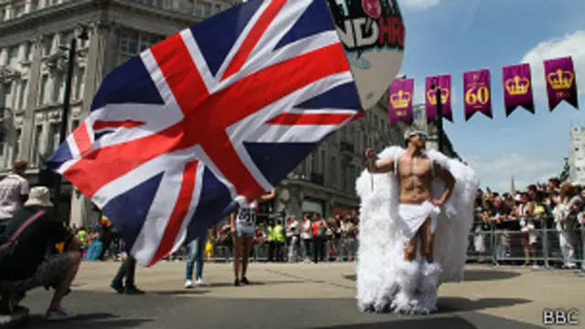 Участник гей-парада в Лондоне