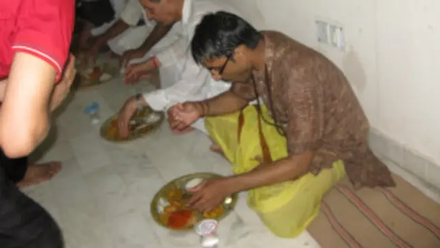 माहेश्वरी परिवार ने अपने परिजनों के लिए ब्राह्मण भोज करवाया.