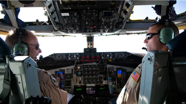 Пилоты КС-135