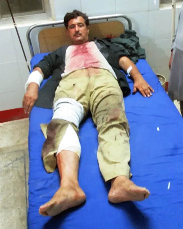 شدت پسندوں نے پیر کی رات سینٹرل جیل پر راکٹوں اور خودکار ہتھیاروں سے حملہ کیا اور سکیورٹی فورسز کی شدت پسندوں کے خلاف کارروائی تقریباً تین سے چار گھنٹے تک جاری رہی جس میں پاکستان فوج کے اہلکاروں نے بھی حصہ لیا۔