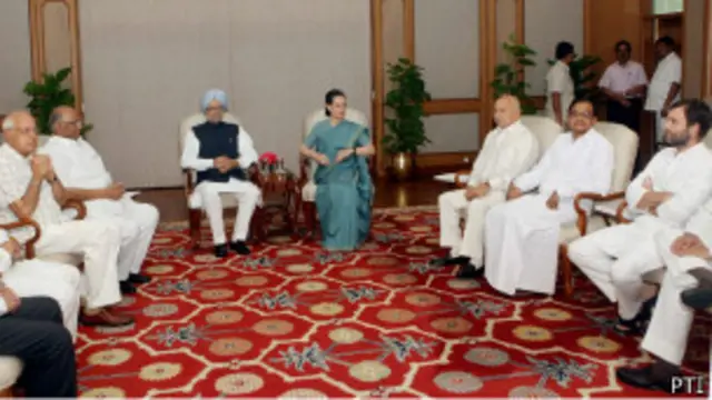 अलग तेलंगाना राज्य के मामले पर मंगलवार को कई बैठके हुई.