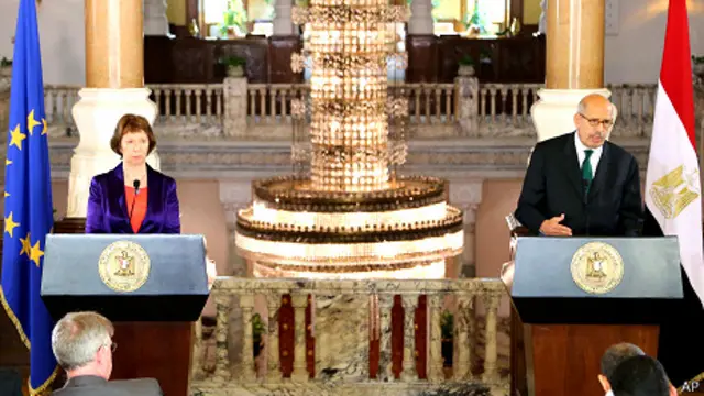 دعت اشتون إلى عملية سياسية شاملة، بينما استبعد البرادعي أي دور لمرسي