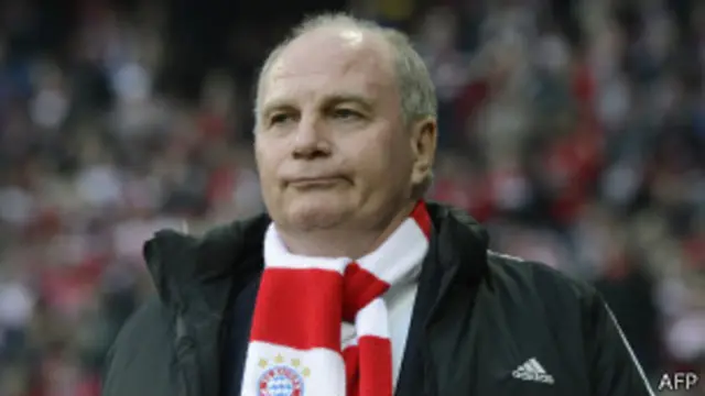 رئيس نادي بايرن ميونيخ أولي هونيس