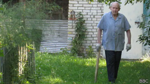 Однокласник Шимона Переса Володимир Волков