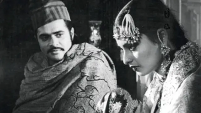 ریکھا نے فلم میں مرزا ہادی رسوا کے کردار امراؤ جان کی خوبصورت عکاسی کی ہے