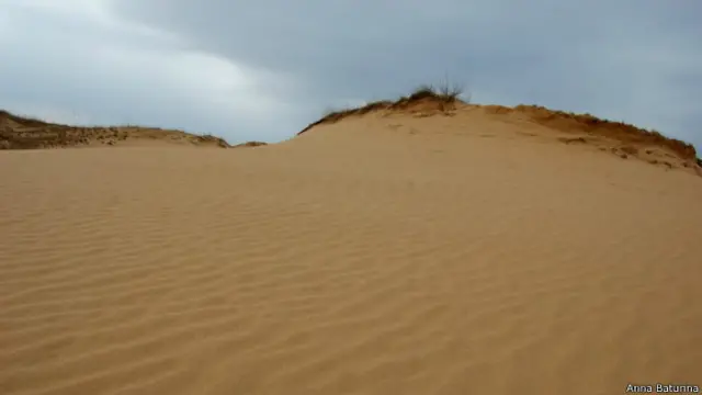 Назва піщаного масиву походить від старої назви Цюрупинська - Олешки.