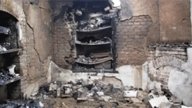 ڈیرہ اسمٰعیل خان میں طالبان کا ایک لشکر دندناتا ہوا آیا، جیل توڑی، روح افزا پیا اور اپنے سینکڑوں ساتھی چھڑا کے لے گیا۔