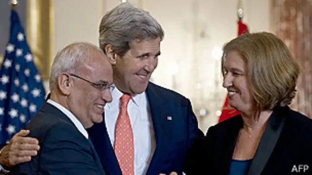 Saeb Erakat, John Kerry y Tzipi Livni