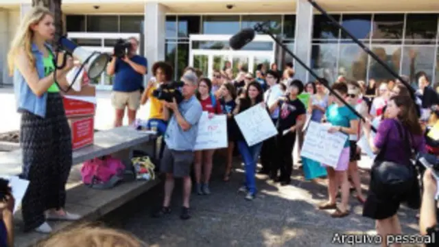 Alexandra Brodsky em manifestação | Foto: Arquivo pessoal