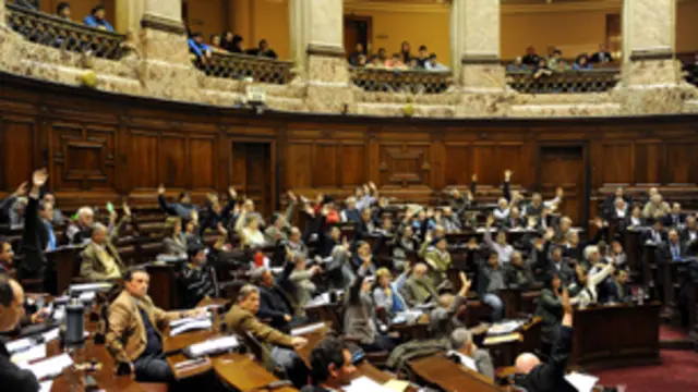 صوت مجلس النواب لصالح التصديق على القانون الجديد باغلبية ضئيلة