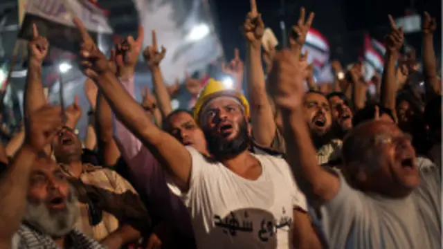 المظاهرات متواصلة منذ عزل مرسي منذ اكثر من شهر