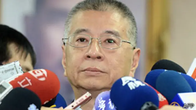 杨念祖在立法院接受台湾媒体集体采访（1/8/2013）