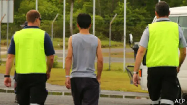 اخراج پناهجویان