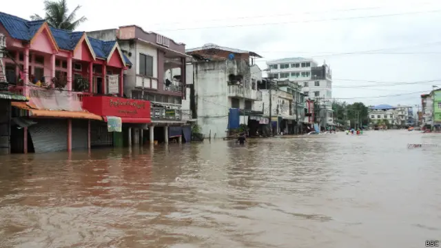 မြဝတီမြို့ မှာတော့ နှစ် ၅၀ အတွင်း အဆိုးဝါး ရေကြီးမှုနဲ့ ရင်ဆိုင်နေရ ပါတယ်။