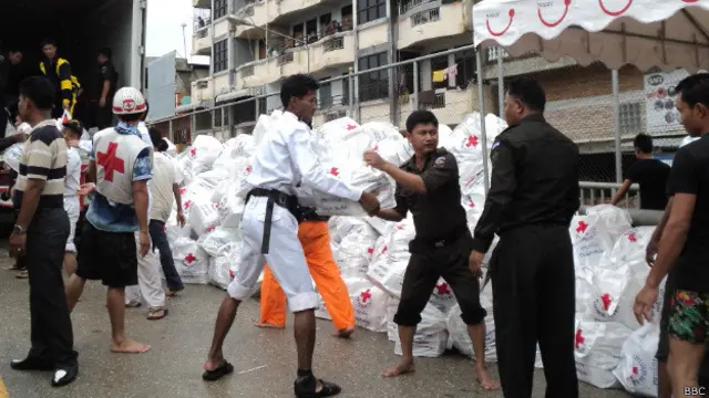 ကယ်ဆယ်ရေး စခန်း ၂၄ ခုမှာ စောင့်ရှောက် ပေးထားပါတယ်။