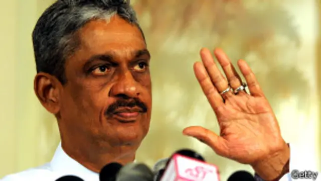 'අවි ගත් මැරයෝ අපිට පහර දුන්නා' සරත් ෆොන්සේකා