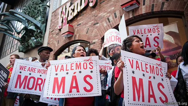 huelguistas de cadenas de comida rápida en Chicago