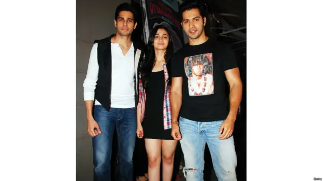 'फिल्म स्टूडेंट ऑफ़ द ईयर' से चर्चा में आए कलाकार सिद्धार्थ मल्होत्रा, आलिया भट्ट और कोक स्टूडियो एमटीवी सीज़न-3 म्युज़िकल कार्यक्रम के लॉन्च के मौके पर. 