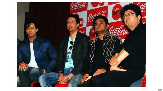 इसी समारोह के प्रेस कॉन्फ्रेंस में संगीतकार सलीम और सुलेमान मर्चेंट, ए आर रहमान और गीतकार प्रसून जोशी भी नज़र आए. 