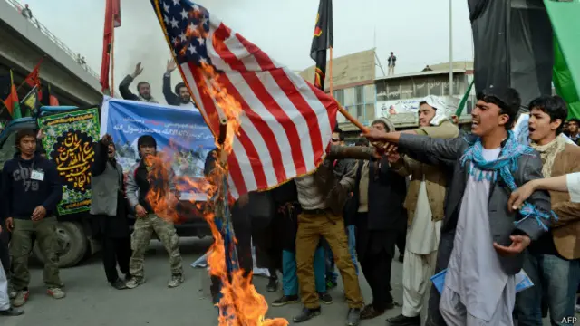 دولتِ اسلامیہ کے اندورنی حلقوں میں امریکہ کی مخالفت امریکی فضائی حملوں کے بعد زیادہ ہوئی