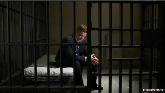 Чоловік у камері