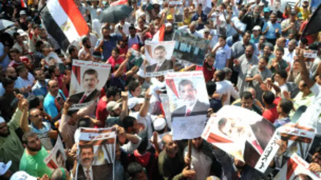 محمد مرسی کو ایک نامعلوم مقام پر حراست میں رکھا گیا ہے