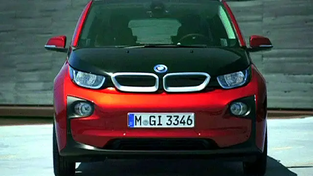 سيارة بي ام دبليو