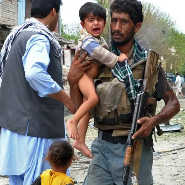 अमरीका ने एक दिन पहले ही काबुल में अपना दूतावास बंद करने की घोषणा की है.