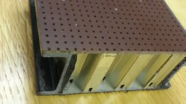 Такі поглиначі звуку використовуються на літаках вже досить давно