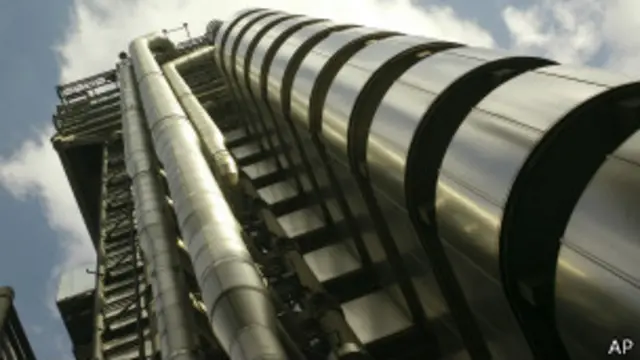 中国平安保险公司出资2.6亿英镑购买伦敦金融城标志性建筑劳埃德大厦。
