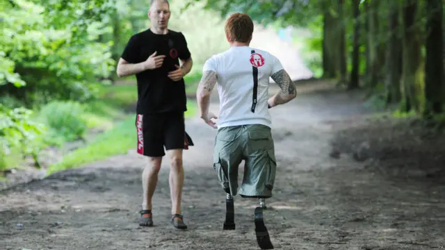 लांस बॉम्बार्डियर जेम्स सिम्प्सन, DOUBLE AMPUTEE Lance Bombardier James Simpson