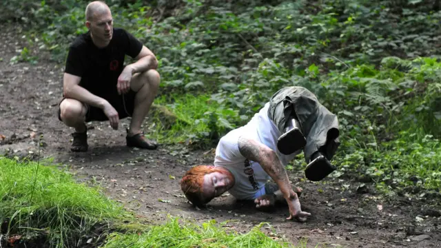 लांस बॉम्बार्डियर जेम्स सिम्प्सन, DOUBLE AMPUTEE Lance Bombardier James Simpson