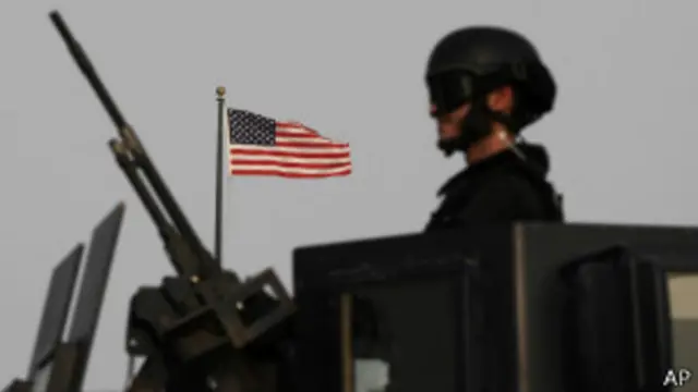 محافظت ارتش بحرین از سفارت‌خانه آمریکا در منامه