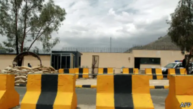 سفارت بریتانیا در صنعا هم تا اطلاع ثانوی -حداقل تا عید فطر- بسته خواهد بود.