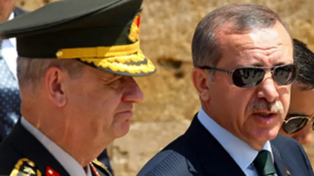 من المتهمين قائد الجيش السابق ايلكر باشبوغ