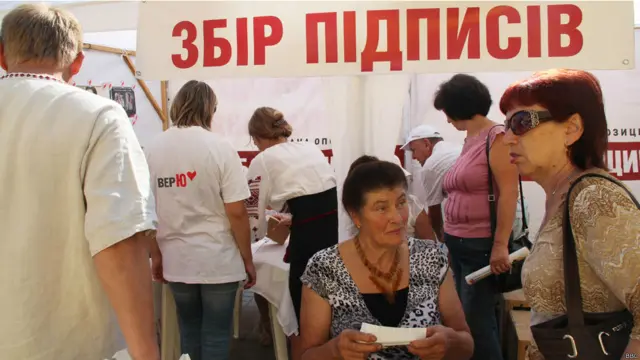 Як розповів ВВС Україна комендант містечка Григорій Ляхович, перші намети з'явилися тут приблизно два роки тому.