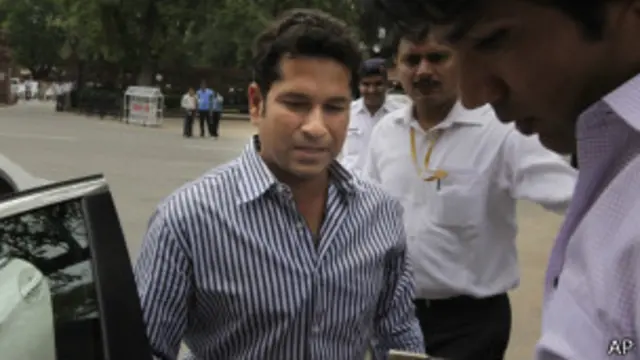 सचिन को भारतीय संसद के उच्च सदन का सदस्य नामित किया गया है.