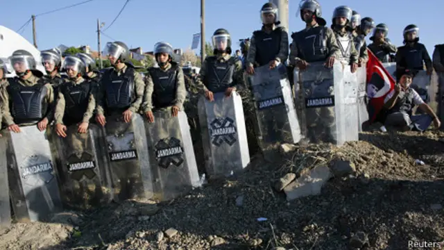 دادگاه امروز در میان تدابیر شدید امنیتی برگزار شده است