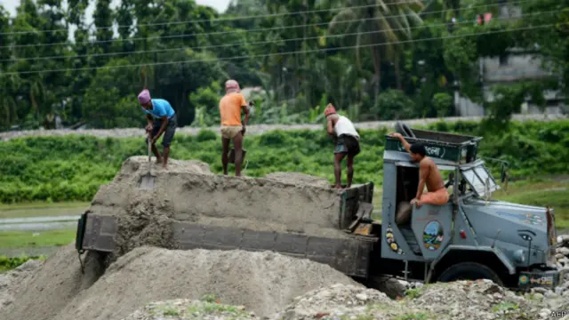 रेत का खनन